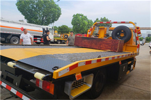 和布克附近拖车电话号码服务